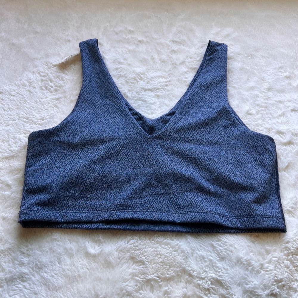 OFFLINE by Aerie Blue Marled Chevron V-Neck Sports Bra Size Large NWT 150-2696